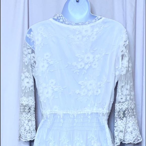 White Lace dress - Picture 3 of 5
